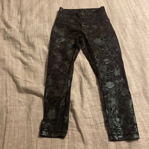 Lululemon Wunder Under high rise crop 23"